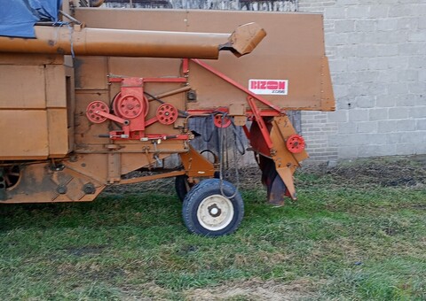 Sprzedam kombajn bizon super - 3/4