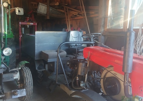 Ciągnik sam 4x4 z płuviem - 7/9