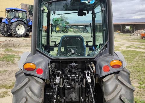 Ciągnik sadowniczy New Holland T3040 - 6/7