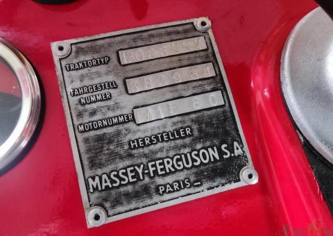 Ciągnik rolniczy Massey Ferguson MF 130 1967 rok odrestaurowany - 6/20