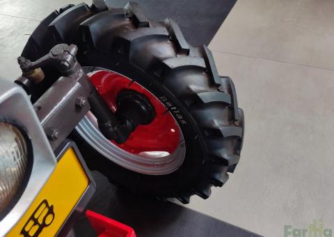 Ciągnik rolniczy Massey Ferguson MF 130 1967 rok odrestaurowany - 20/20